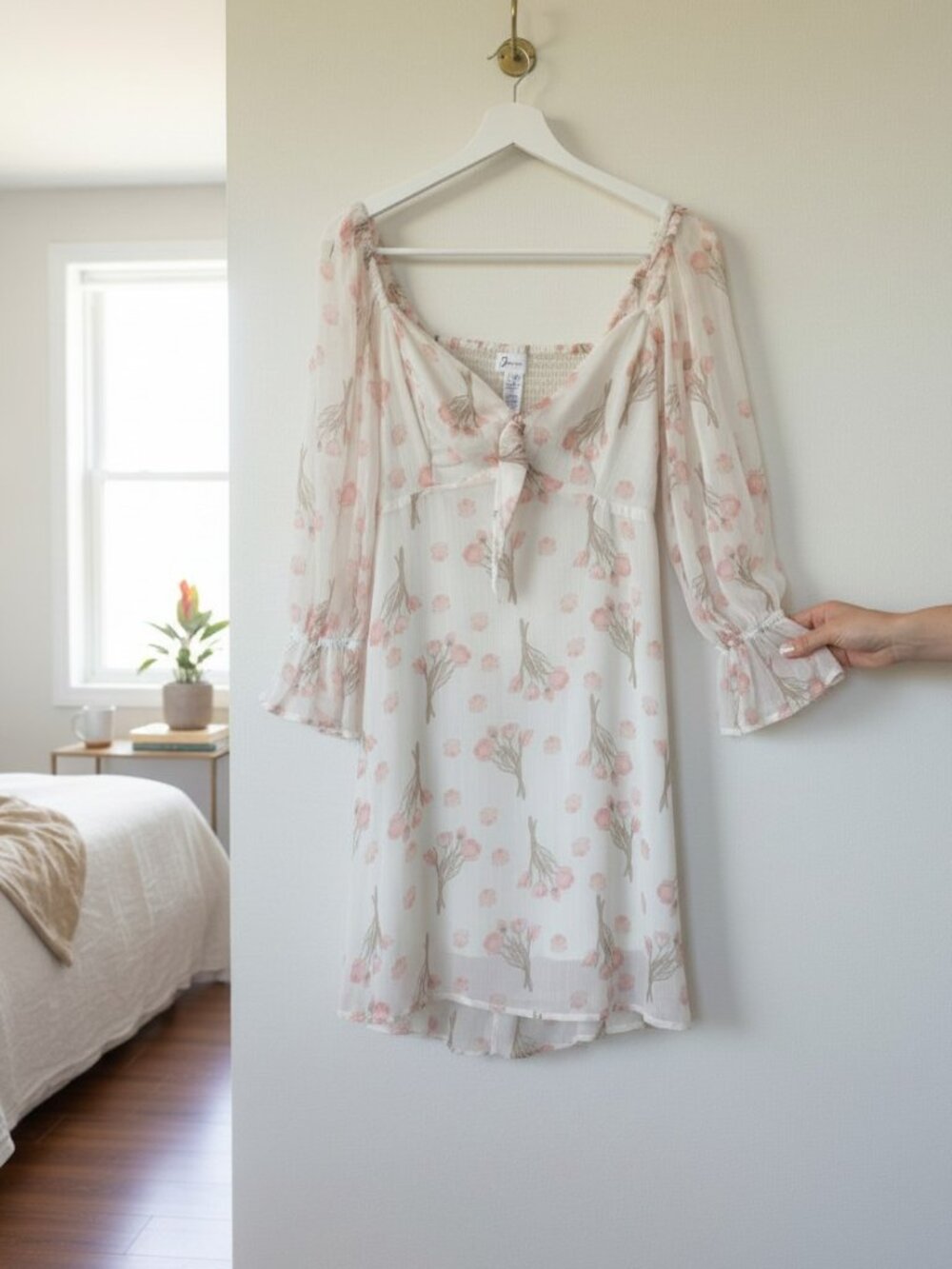 Japna NWT Floral Long Sleeve Cut-Out Mini Dress Size L - Picture 5 of 7